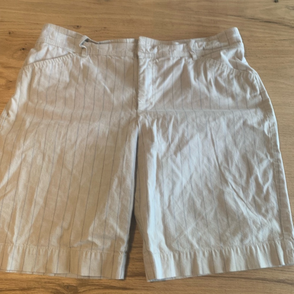Lee Just Below the Waist Pinstripe Bermuda Shorts Tan‎ Women’s 16 Preloved